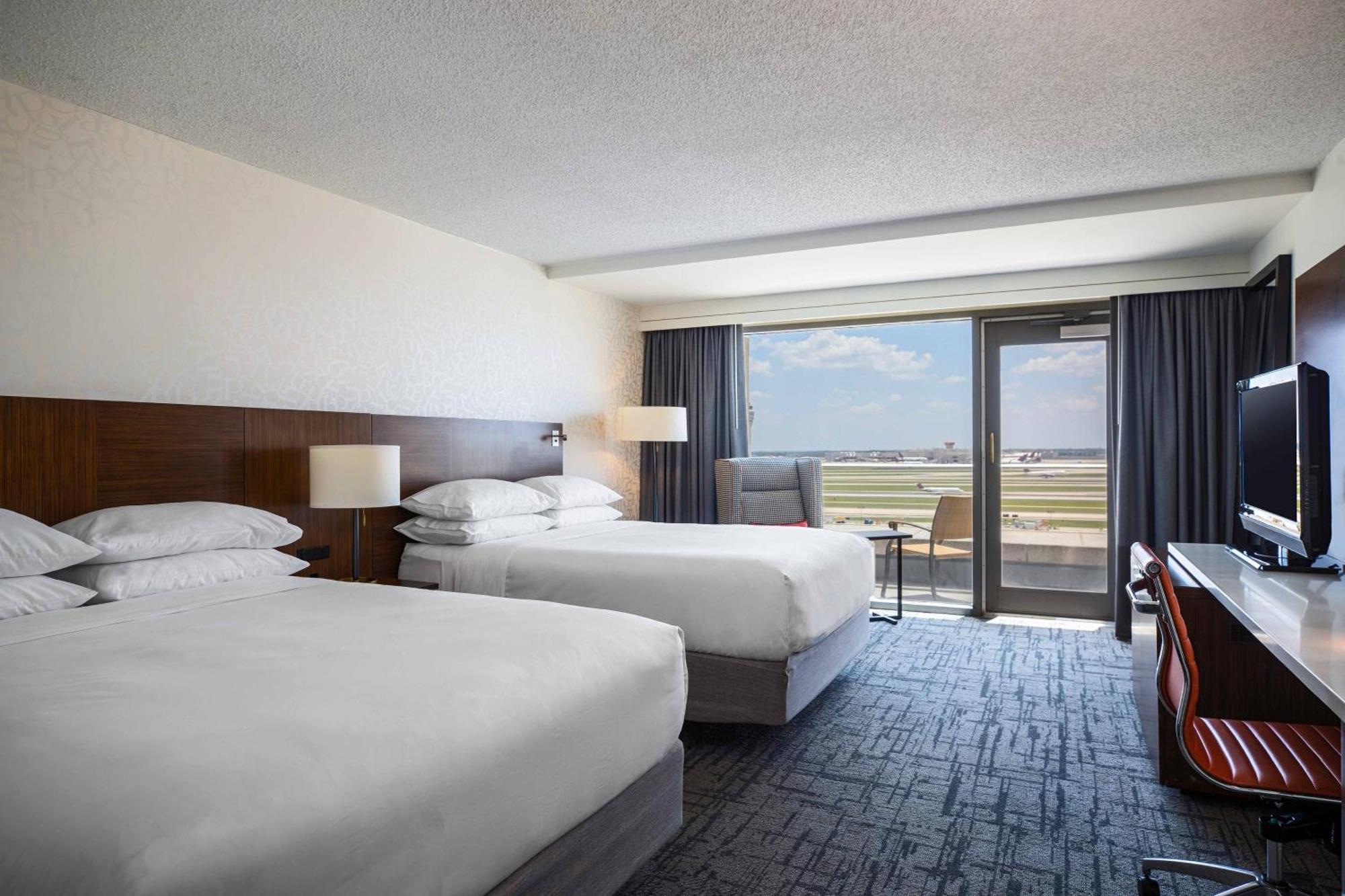 Renaissance Concourse Airport Hotel