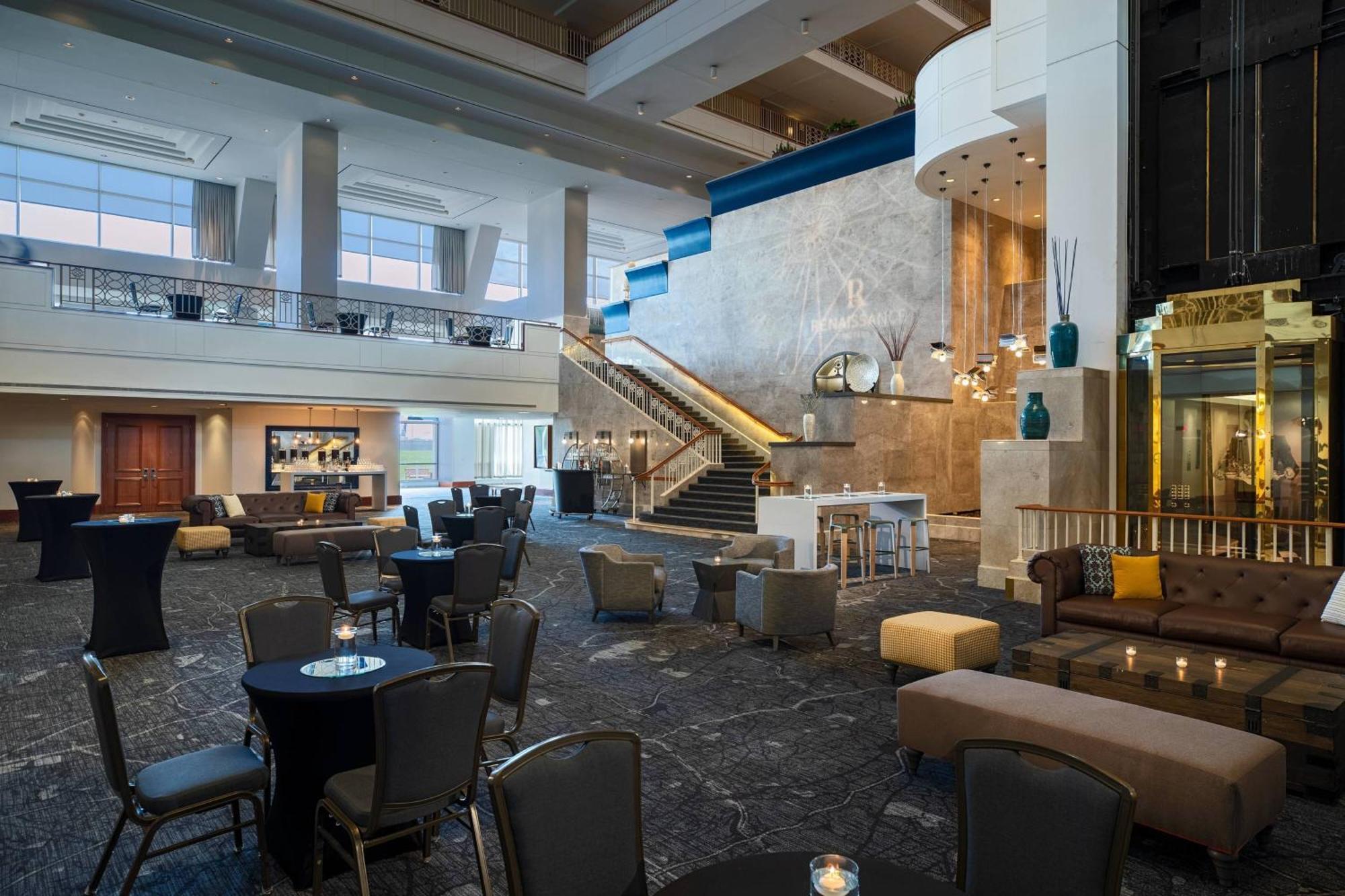 Renaissance Concourse Airport 4*