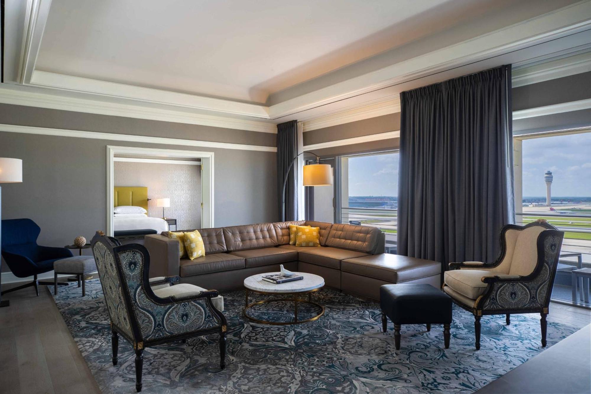 Renaissance Concourse Airport 4*