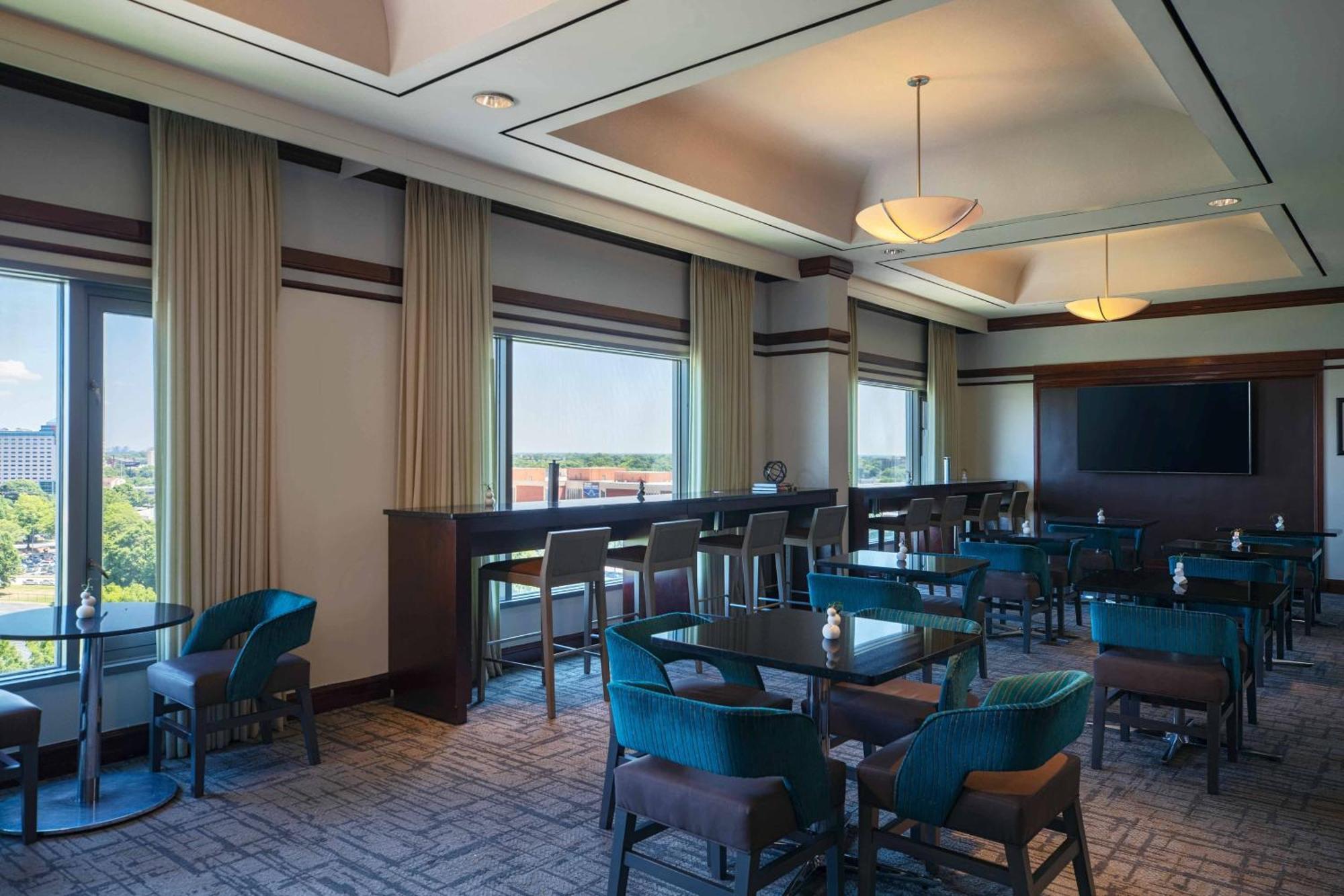 Hotel Renaissance Concourse Airport Atlanta