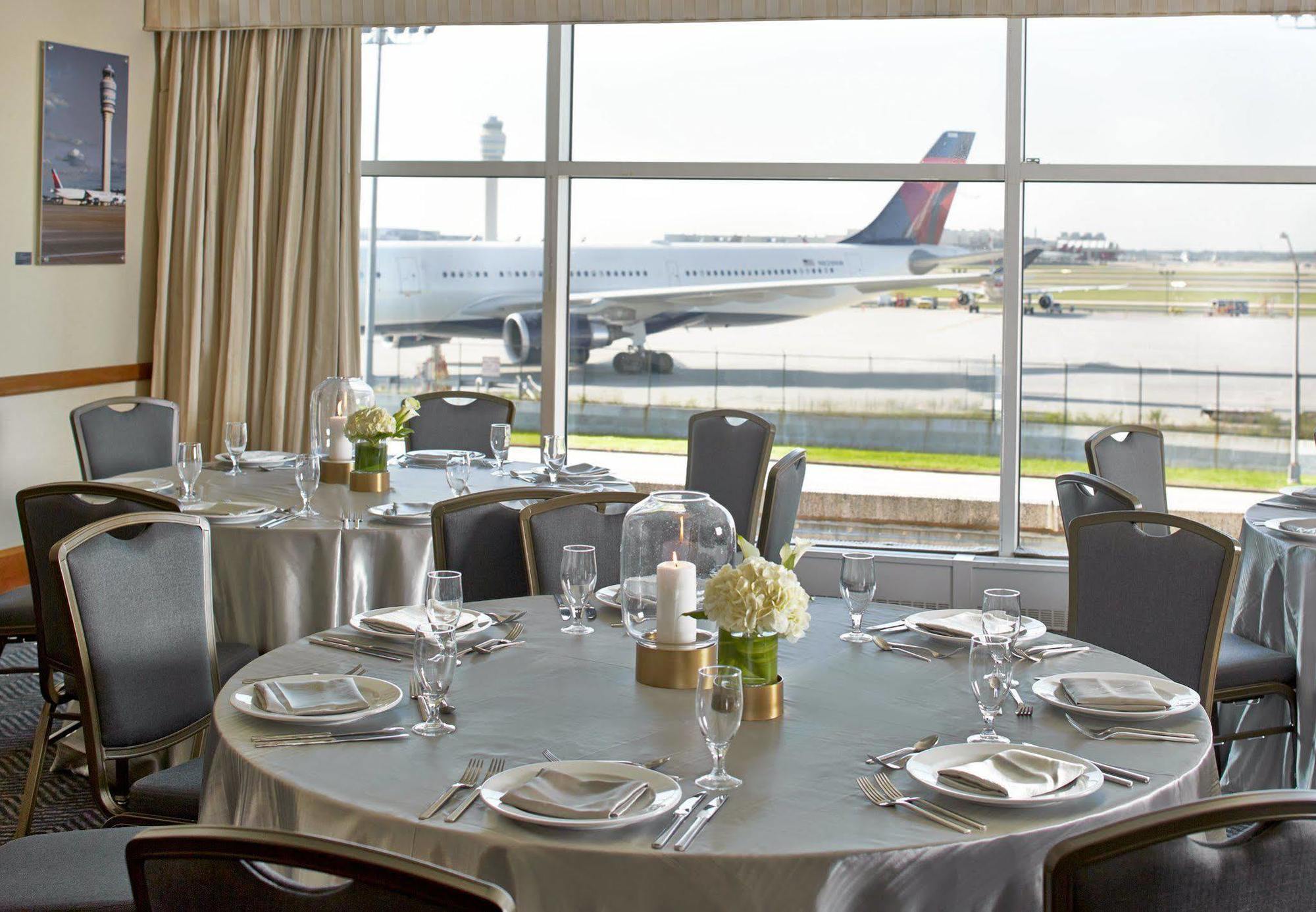 Renaissance Concourse Airport